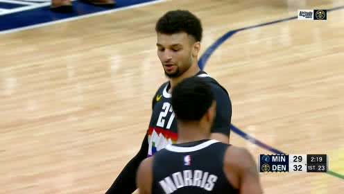 【NBA集锦】约基奇内线强攻上篮再中 比斯利一步过人单臂滑扣还以颜色