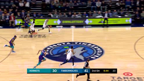 【NBA集锦】抢断反击光速突破 埃尔南戈麦斯无视防守突破挑篮得手