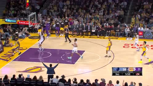 【NBA集锦】想飞就飞！ 詹姆斯滑翔劈扣燃炸全场