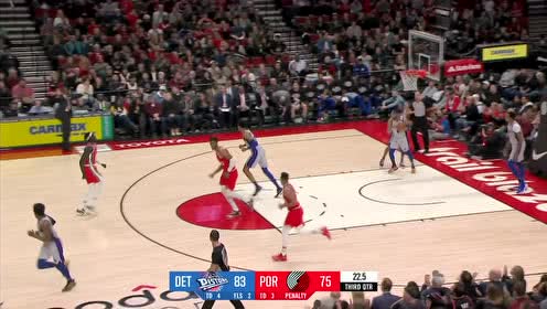【NBA集锦】无解 CJ单挑活塞4人防守杀入内线追分