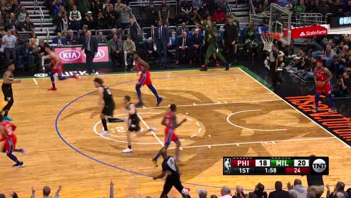 【NBA集锦】抢队友的扣篮笑死我了!康诺顿抢先补扣为大赛热身