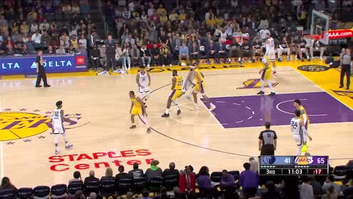 【NBA集锦】继续扩大领先优势 浓眉侧翼三分清脆入网