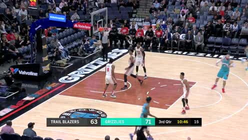 【NBA集锦】这个节奏刚刚好 布鲁克斯巧借掩护三分神射一发入魂