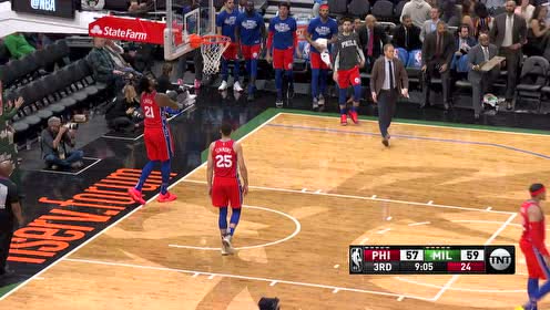 【NBA集锦】赛季44%三分命中率 米德尔顿三分稳稳射中