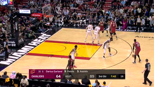 【NBA集锦】接锅也没问题 加兰德底角三分穿心