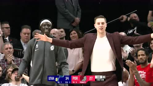 【NBA集锦】今天彻底扣疯了!利拉德再送空接利特尔暴扣