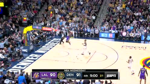 【NBA集锦】波普斜着身子传球 詹姆斯接球1打0双手重扣势大力沉
