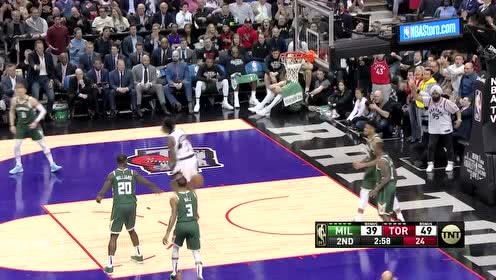 【NBA集锦】字母哥再当背景板!阿奴诺比无惧字母追帽双手暴力虐筐