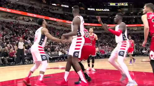 【NBA集錦】你們幾個(gè)一起上吧 加福德亂軍從中無視犯規(guī)打成2+1
