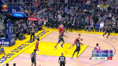 【NBA集锦】维金斯手滑失误遭抢断 巴恩斯快速反击平步青云双臂砸扣