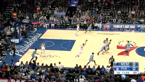 【NBA集錦】身體好就是這么強硬 西蒙斯一條龍上反籃撞到對手