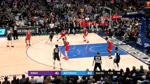 【NBA集錦】這是飆上了 哈德威庫里立刻兩記三分強(qiáng)勢回應(yīng)