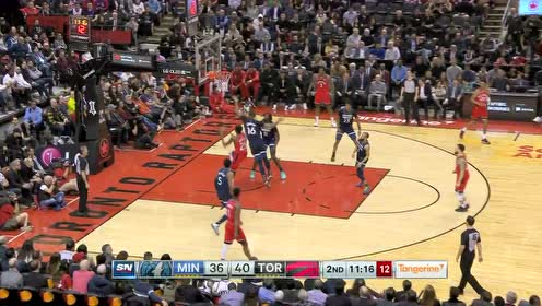 【NBA集錦】配合天衣無縫！范弗利特?fù)舻孛顐髦w布切爾大步流星揮臂重扣