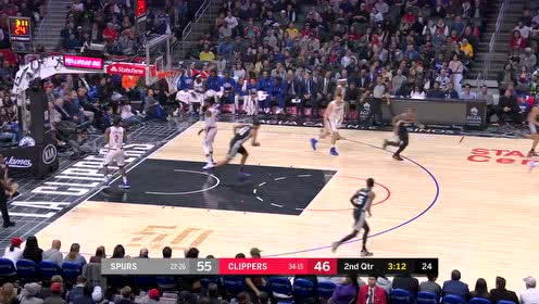 【NBA集锦】手感爆棚 德罗赞无视防守飚进中投