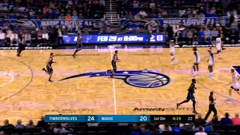【NBA集锦】拉塞尔第3记三分超远飙进 罗斯正面硬刚也甩狙三分入网