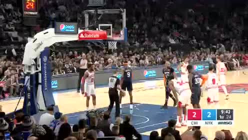 【NBA录像回放】公牛vs尼克斯第1节 萨托兰斯基抢断反击行云流水
