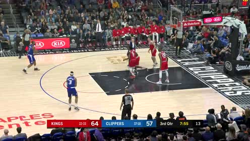 【NBA集錦】三軍用命 祖巴茨1敵3搏前場板小卡空位三分持續(xù)追分