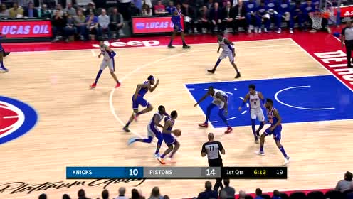 【NBA集锦】攻防两端碾压对手 梅克篮下钉板血帽伍德连招反击怒扣