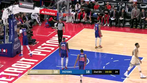 【NBA集锦】眼疾手快的抢断得慢放才能看清! 布莱德索反击追身三分打停活塞