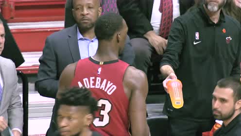 【NBA集锦】向韦德致敬 阿德巴约接球双臂砸扣
