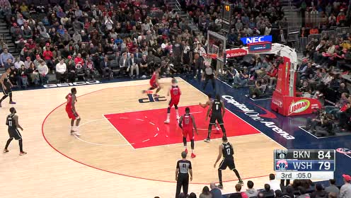 【NBA集錦】爭(zhēng)分奪秒！ 布朗無(wú)懼追防壓哨高拋命中長(zhǎng)兩分