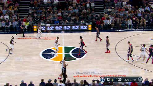 【NBA集锦】续命三分 罗宾逊底角出手反超比分