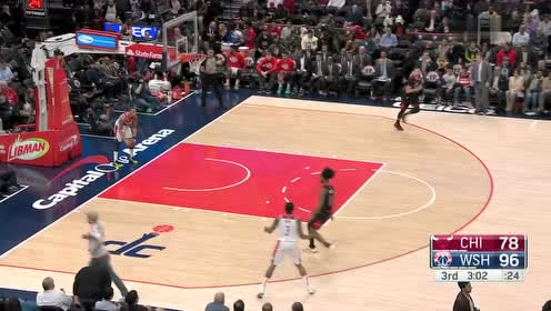 【NBA集锦】洒洒水啦!拉文出面反击抢断暴扣秀的一匹
