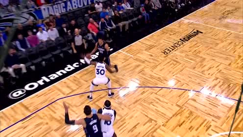 【NBA集锦】来一招滞空小抛投 戈登硬刚对手对抗中投进2+1