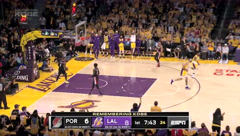 【NBA集錦】多久沒有見過這樣的詹姆斯 兩記暴扣點(diǎn)燃斯臺(tái)普斯主場(chǎng)