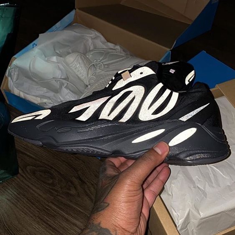 yeezy boost 700 家族新成員mnvn 