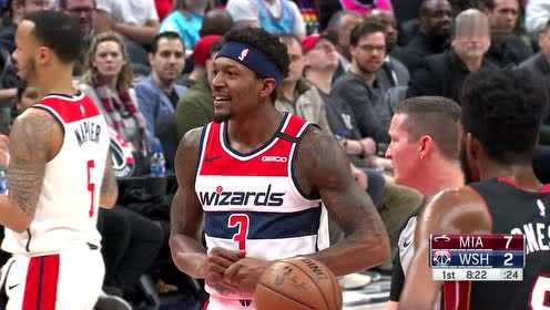 【NBA集锦】联手反击！ 八村垒助攻比尔单臂怒扣还有加罚