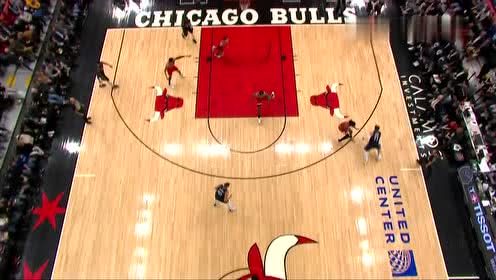【NBA集锦】两个人根本防不住他 东契奇直杀篮下强打2+1