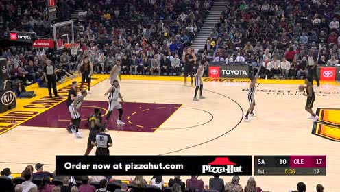 【NBA集錦】誰還說我不會傳球？ 塞克斯頓過頂連線助小南斯原地劈扣