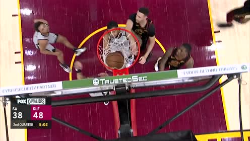 【NBA集錦】內(nèi)線雙塔制霸籃下 TT血帽策動反擊南斯亂中取勝補籃得手