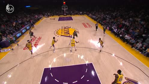 【NBA集锦】猛虎下山无人能挡 字母哥后场一条龙浓眉连连后退赔上犯规