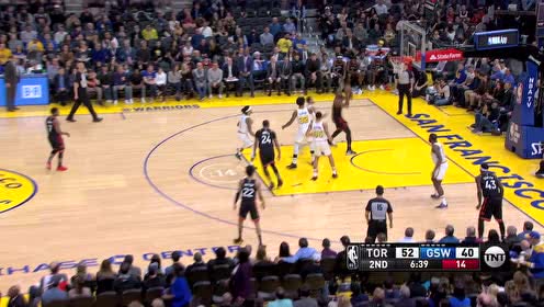 【NBA集錦】不扣碎籃筐不罷休 伊巴卡直升機(jī)起飛雙臂重扣勢大力沉