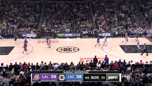 【NBA集锦】再次过掉詹姆斯!莱昂纳德趁老詹走神一步过掉双手滑翔暴扣