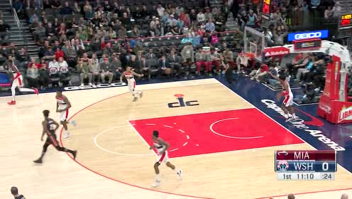 【NBA集锦】手感说来就来 鲁滨逊底角三分轻松飙进