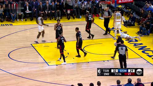 【NBA集錦】本以為嘴哥這個(gè)劈頭蓋帽十分精彩 沒想到鮑威爾鬼手搶斷庫里更為干脆