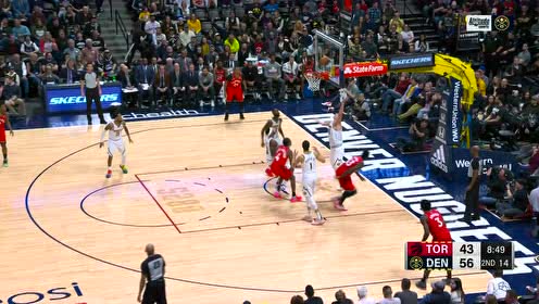 【NBA集锦】硬抗约基奇毫无惧色 西亚卡姆高难度上篮稳稳打中