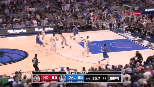 【NBA集錦】東契奇快下送出擊地妙傳 李空切扣籃一騎絕塵