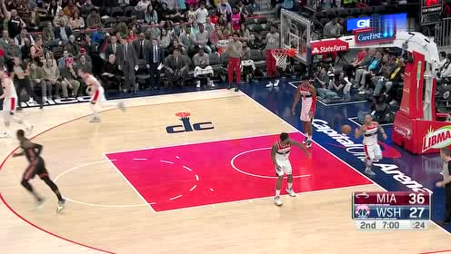 【NBA集锦】骗过所有人！ 伊戈达拉篮下妙传阿德巴约双手扣篮