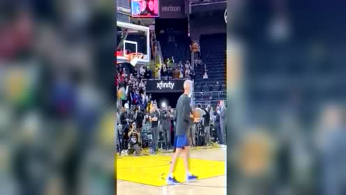 【NBA集錦】厲害了庫日天！庫里開場訓(xùn)練logo三分五發(fā)五中