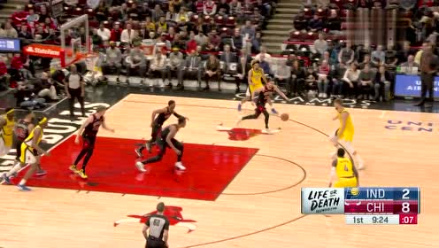 【NBA集錦】搶斷反擊單騎闖關(guān) 薩托蘭斯基腳踩蓮花側(cè)身滑翔劈扣