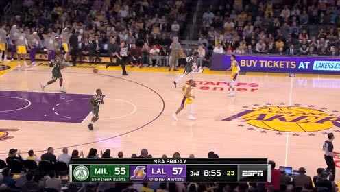 【NBA集锦】老詹命中本场首记个人三分!随后遭到拉胯险些受伤