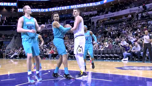 【NBA集錦】這場(chǎng)打得很郁悶 約基奇吃到第四犯只能下場(chǎng)
