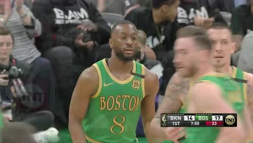 【NBA集锦】三分线外两米远直接干拔 沃克的不讲理手感又来了