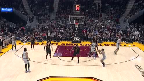 【NBA集錦】無所不能大莊神 莊神三分線外血帽米爾斯策動反擊造犯規(guī)
