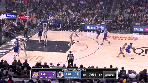 【NBA集锦】浓眉率先抢断贝弗利反击飞扣 布拉德利再断贝弗利垃圾话吃T