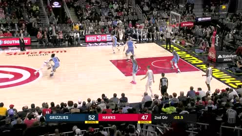 【NBA集锦】脚步轻点犀利突破 特雷杨灵巧抛投压哨打进